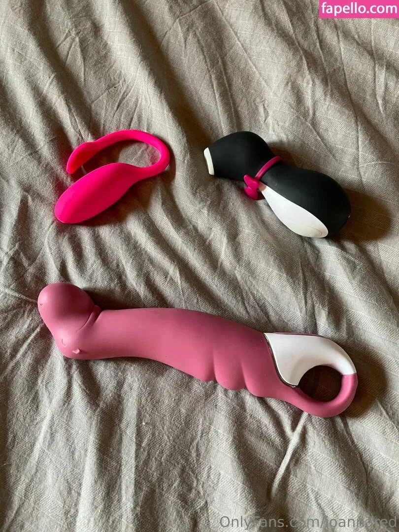 ioana_red / ioannared Onlyfans Photo Gallery 