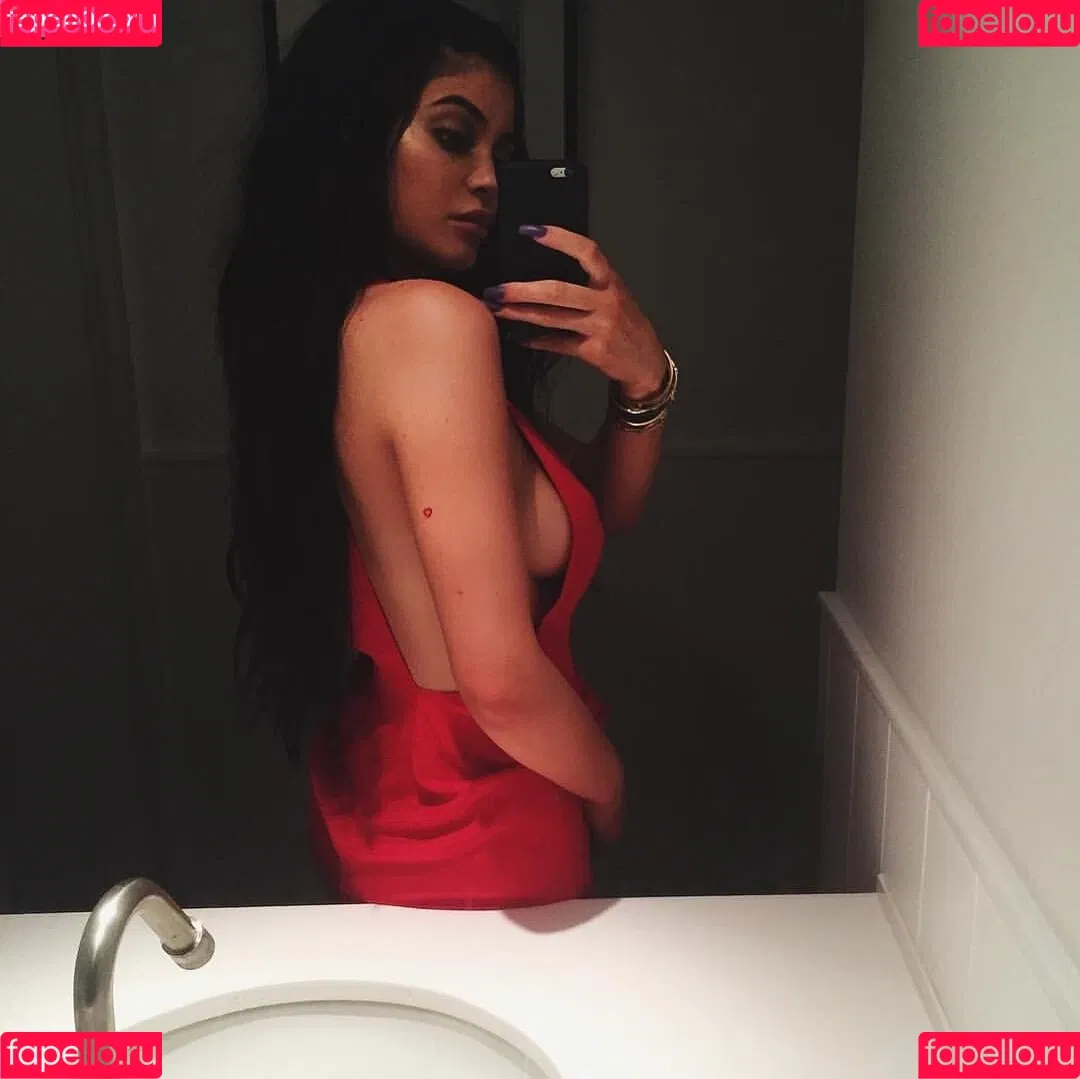 Kylie Jenner / KylieJenner / kyliejenner.2 Onlyfans Photo Gallery 