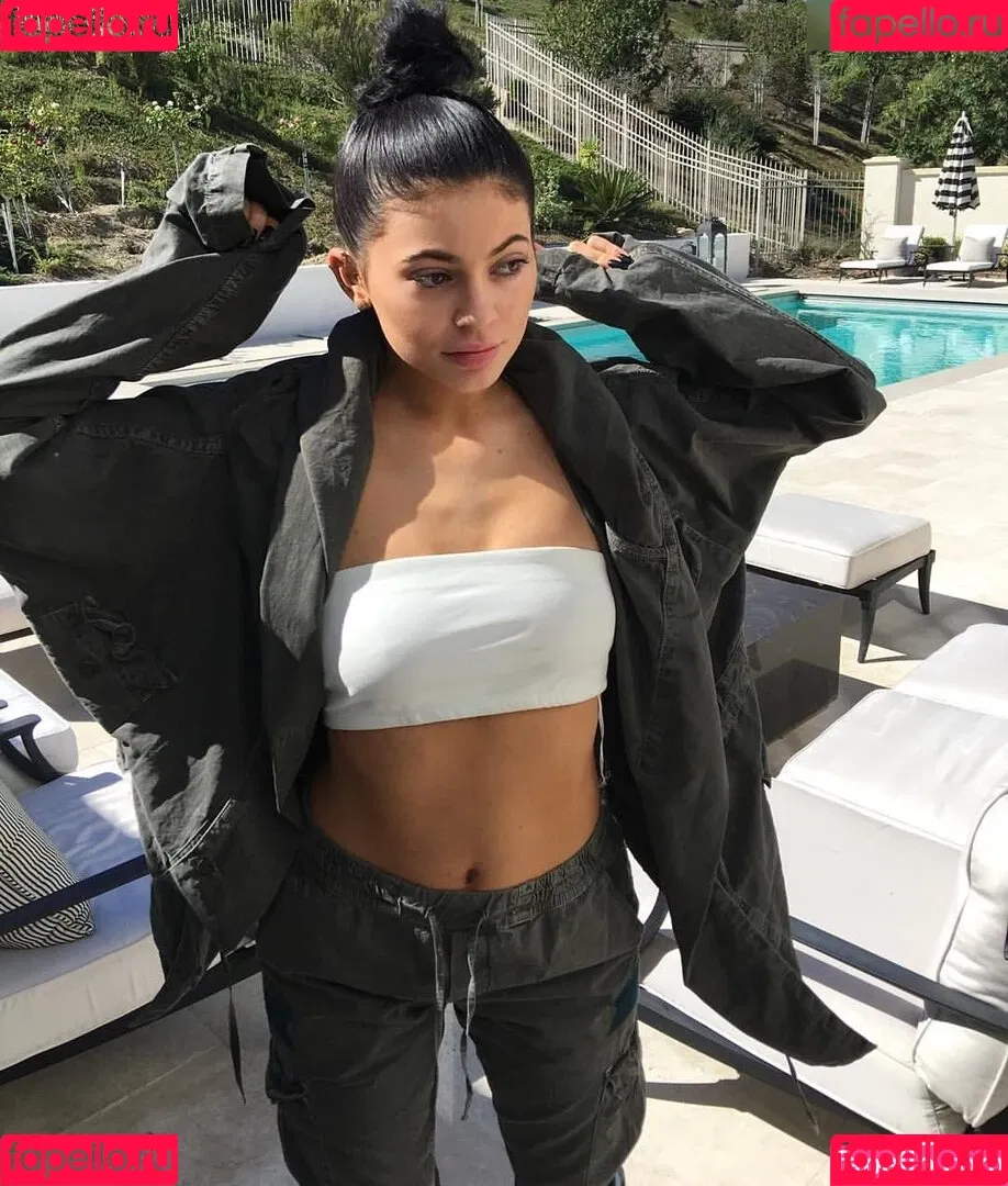 Kylie Jenner / KylieJenner / kyliejenner.2 Onlyfans Photo Gallery 