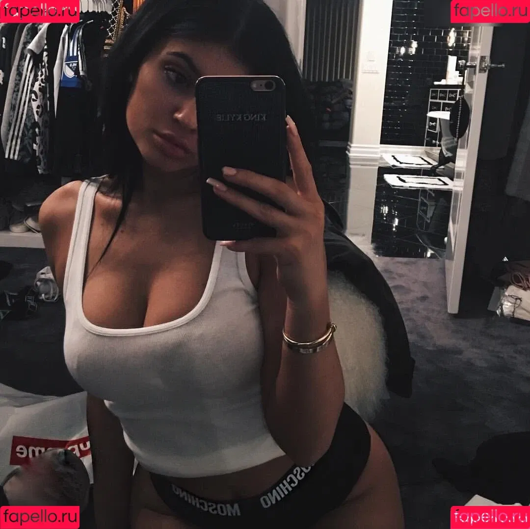 Kylie Jenner / KylieJenner / kyliejenner.2 Onlyfans Photo Gallery 