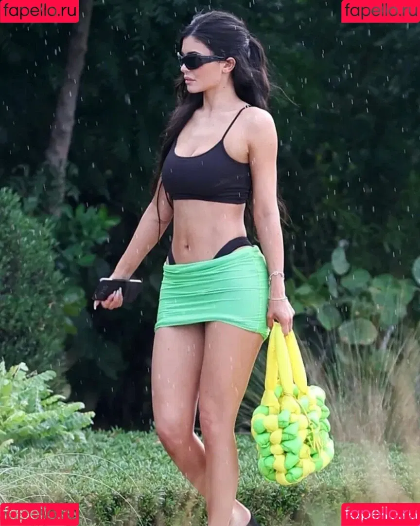 Kylie Jenner / KylieJenner / kyliejenner.2 Onlyfans Photo Gallery 