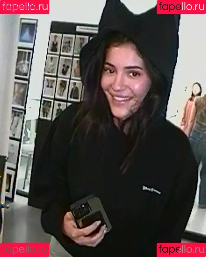 Kylie Jenner / KylieJenner / kyliejenner.2 Onlyfans Photo Gallery 