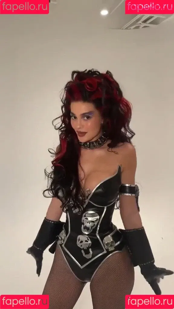 Kylie Jenner / KylieJenner / kyliejenner.2 Onlyfans Photo Gallery 