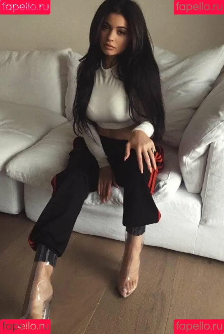 Kylie Jenner / KylieJenner / kyliejenner.2 Onlyfans Photo Gallery 