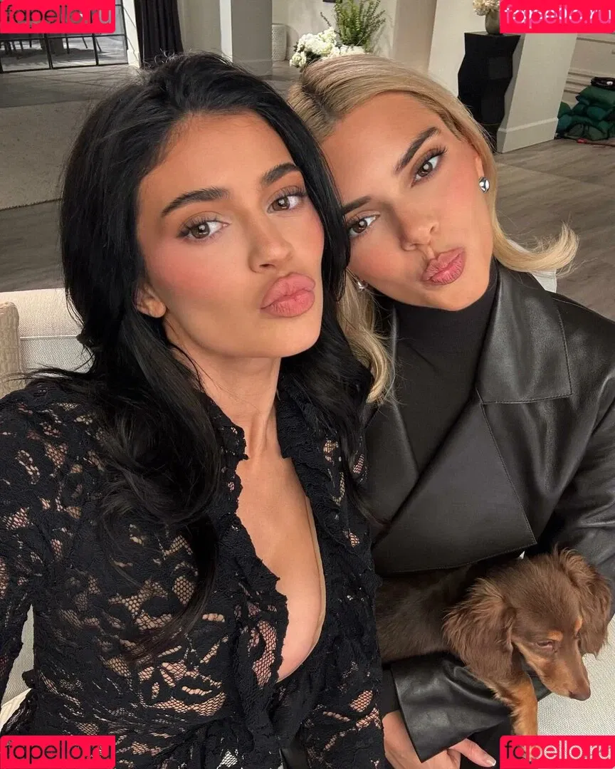 Kylie Jenner / KylieJenner / kyliejenner.2 Onlyfans Photo Gallery 