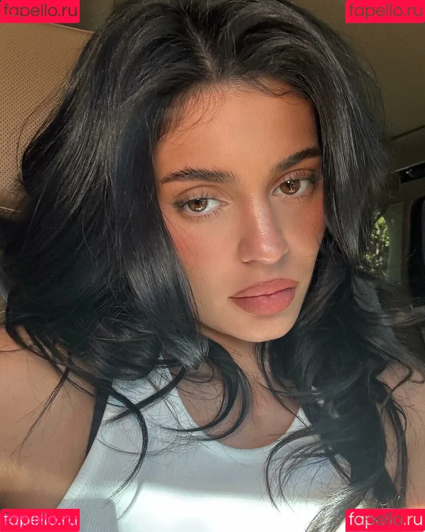 Kylie Jenner / KylieJenner / kyliejenner.2 Onlyfans Photo Gallery 