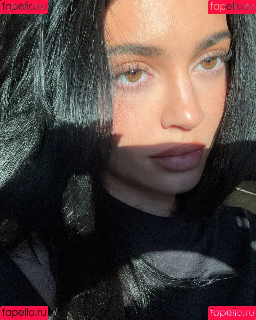 Kylie Jenner / KylieJenner / kyliejenner.2 Onlyfans Photo Gallery 