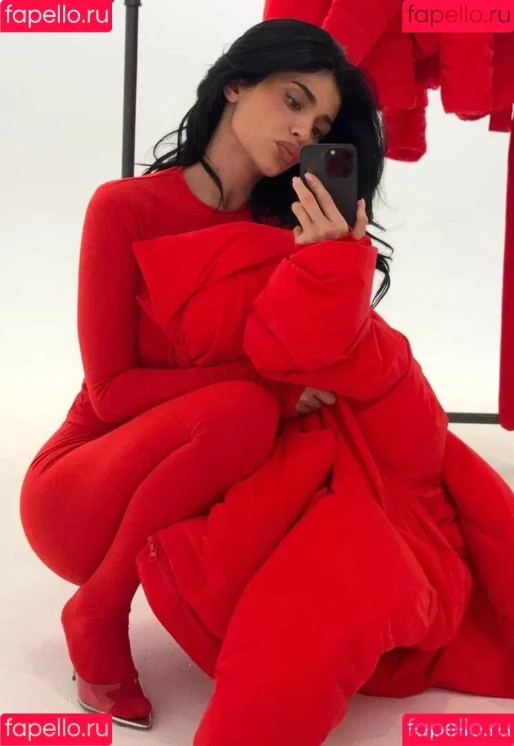 Kylie Jenner / KylieJenner / kyliejenner.2 Onlyfans Photo Gallery 