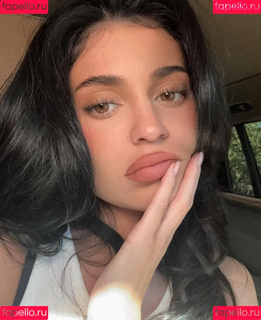 Kylie Jenner / KylieJenner / kyliejenner.2 Onlyfans Photo Gallery 
