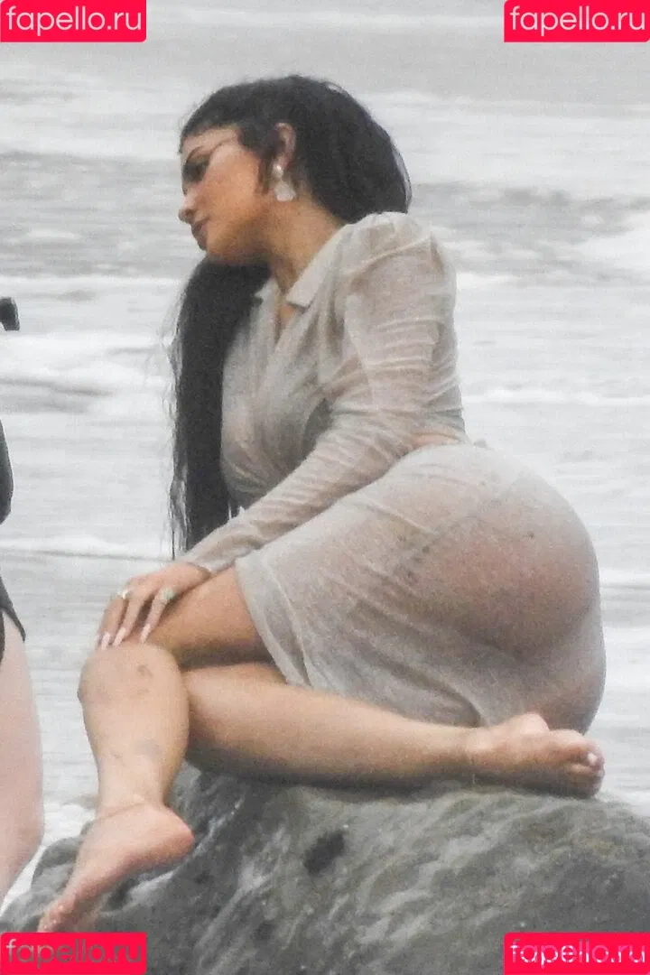 Kylie Jenner / KylieJenner / kyliejenner.2 Onlyfans Photo Gallery 