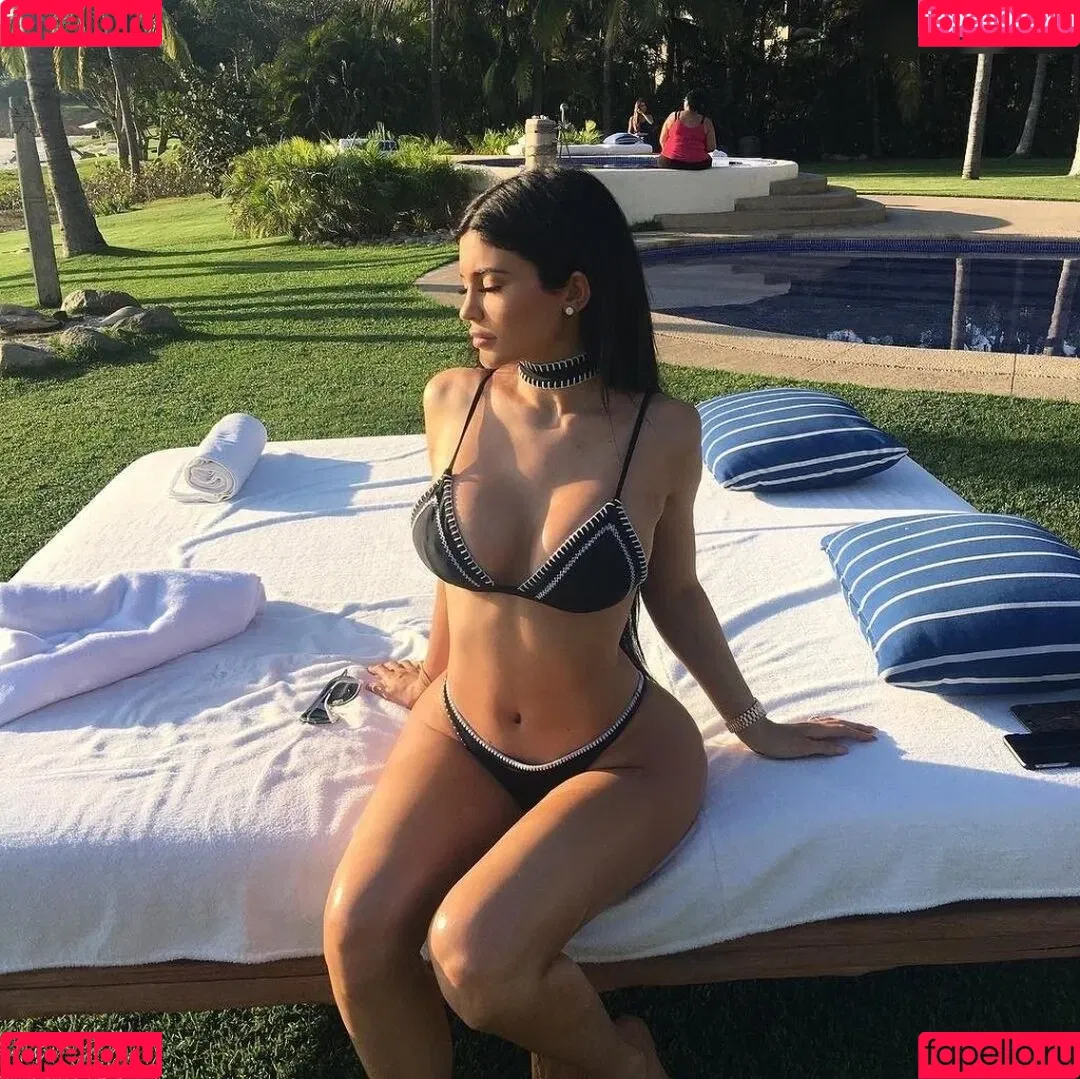 Kylie Jenner / KylieJenner / kyliejenner.2 Onlyfans Photo Gallery 