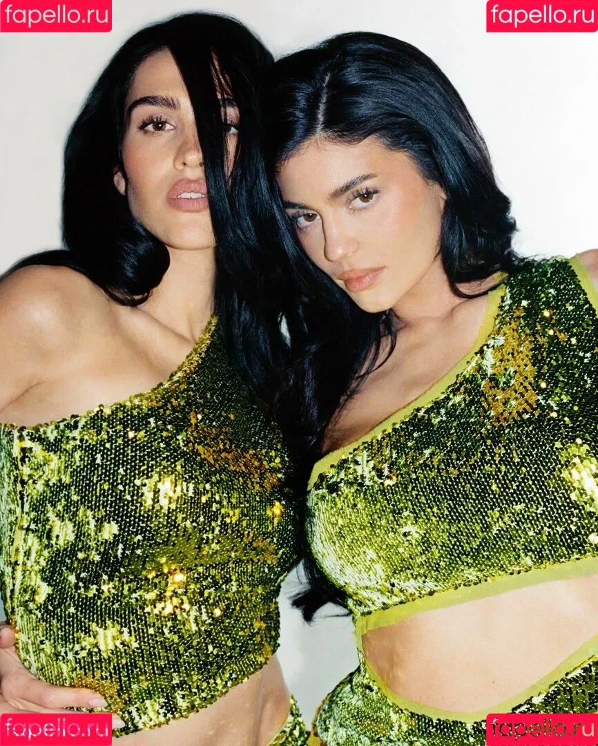 Kylie Jenner / KylieJenner / kyliejenner.2 Onlyfans Photo Gallery 