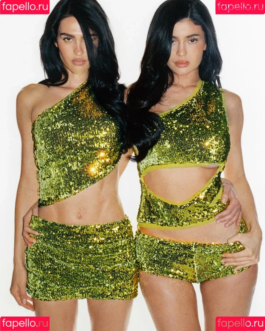 Kylie Jenner / KylieJenner / kyliejenner.2 Onlyfans Photo Gallery 