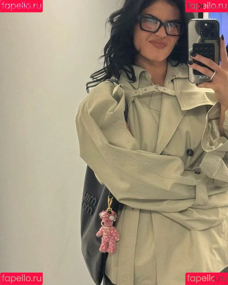 Kylie Jenner / KylieJenner / kyliejenner.2 Onlyfans Photo Gallery 