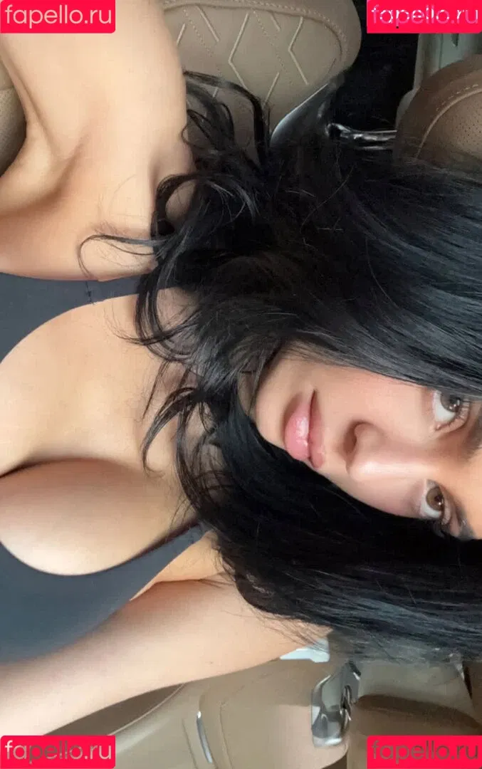 Kylie Jenner / KylieJenner / kyliejenner.2 Onlyfans Photo Gallery 