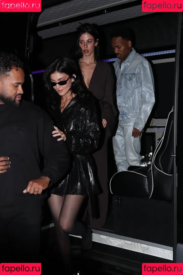 Kylie Jenner / KylieJenner / kyliejenner.2 Onlyfans Photo Gallery 
