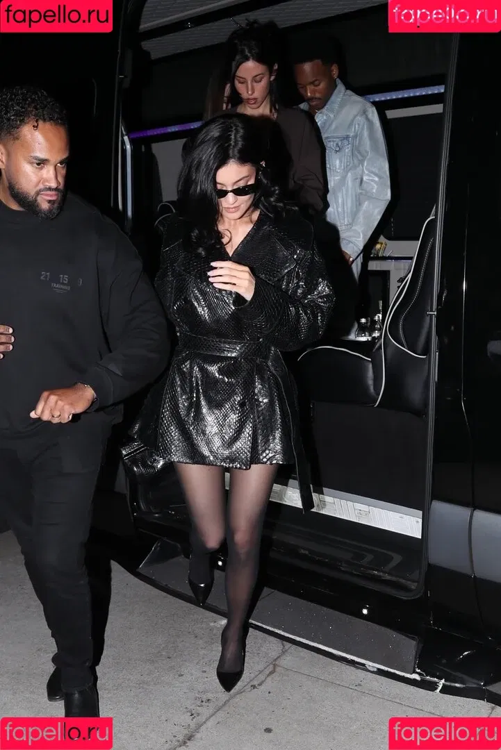 Kylie Jenner / KylieJenner / kyliejenner.2 Onlyfans Photo Gallery 