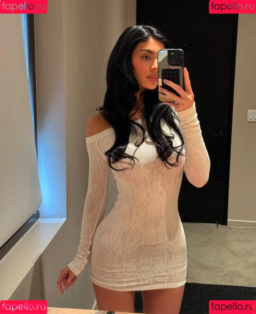 Kylie Jenner / KylieJenner / kyliejenner.2 Onlyfans Photo Gallery 