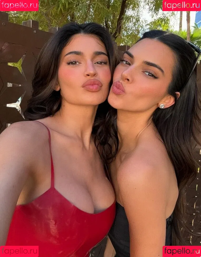 Kylie Jenner / KylieJenner / kyliejenner.2 Onlyfans Photo Gallery 