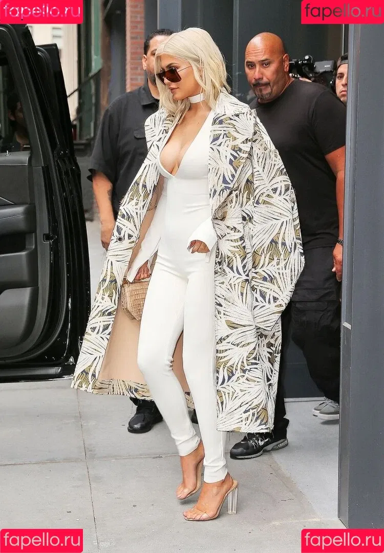 Kylie Jenner / KylieJenner / kyliejenner.2 Onlyfans Photo Gallery 