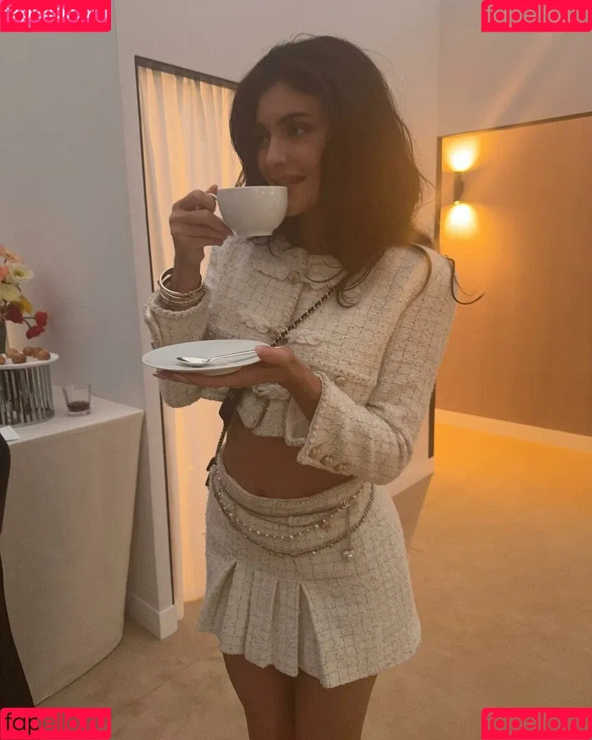 Kylie Jenner / KylieJenner / kyliejenner.2 Onlyfans Photo Gallery 