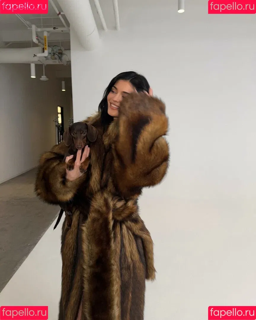 Kylie Jenner / KylieJenner / kyliejenner.2 Onlyfans Photo Gallery 