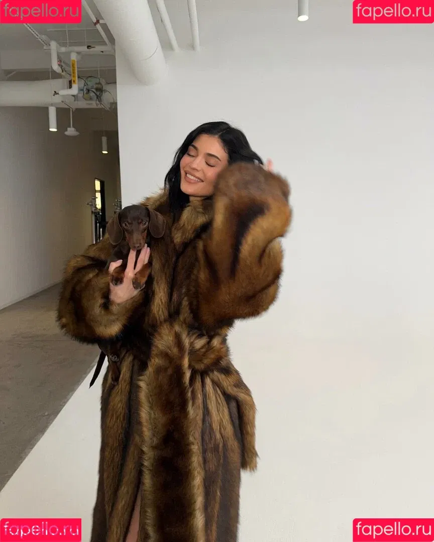 Kylie Jenner / KylieJenner / kyliejenner.2 Onlyfans Photo Gallery 