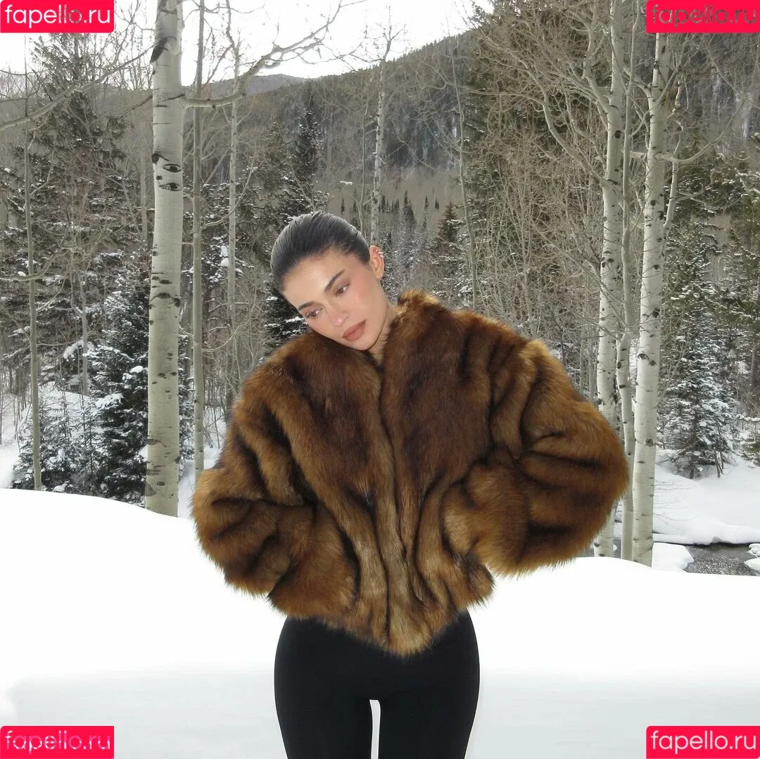 Kylie Jenner / KylieJenner / kyliejenner.2 Onlyfans Photo Gallery 