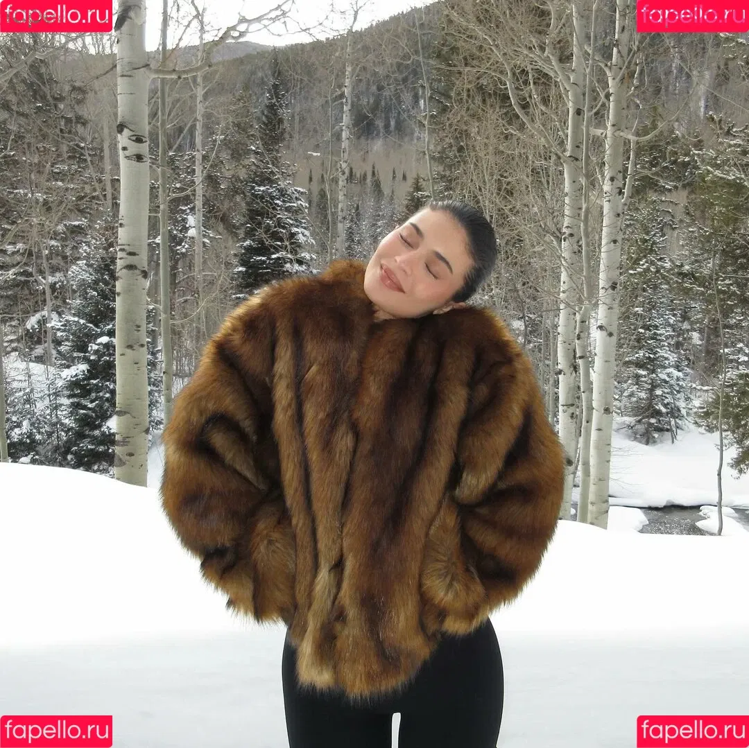 Kylie Jenner / KylieJenner / kyliejenner.2 Onlyfans Photo Gallery 
