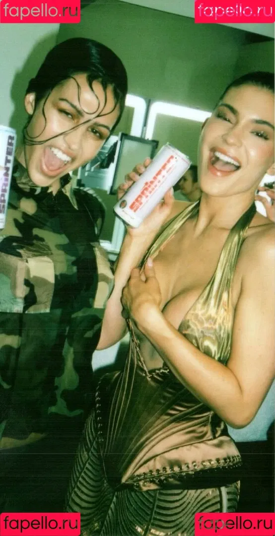 Kylie Jenner / KylieJenner / kyliejenner.2 Onlyfans Photo Gallery 