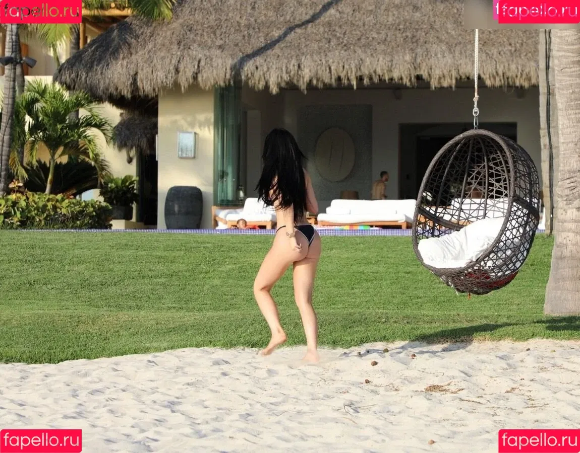 Kylie Jenner / KylieJenner / kyliejenner.2 Onlyfans Photo Gallery 