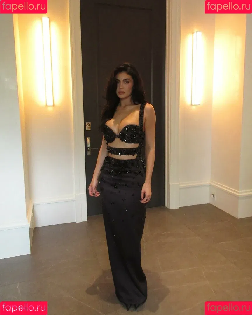 Kylie Jenner / KylieJenner / kyliejenner.2 Onlyfans Photo Gallery 
