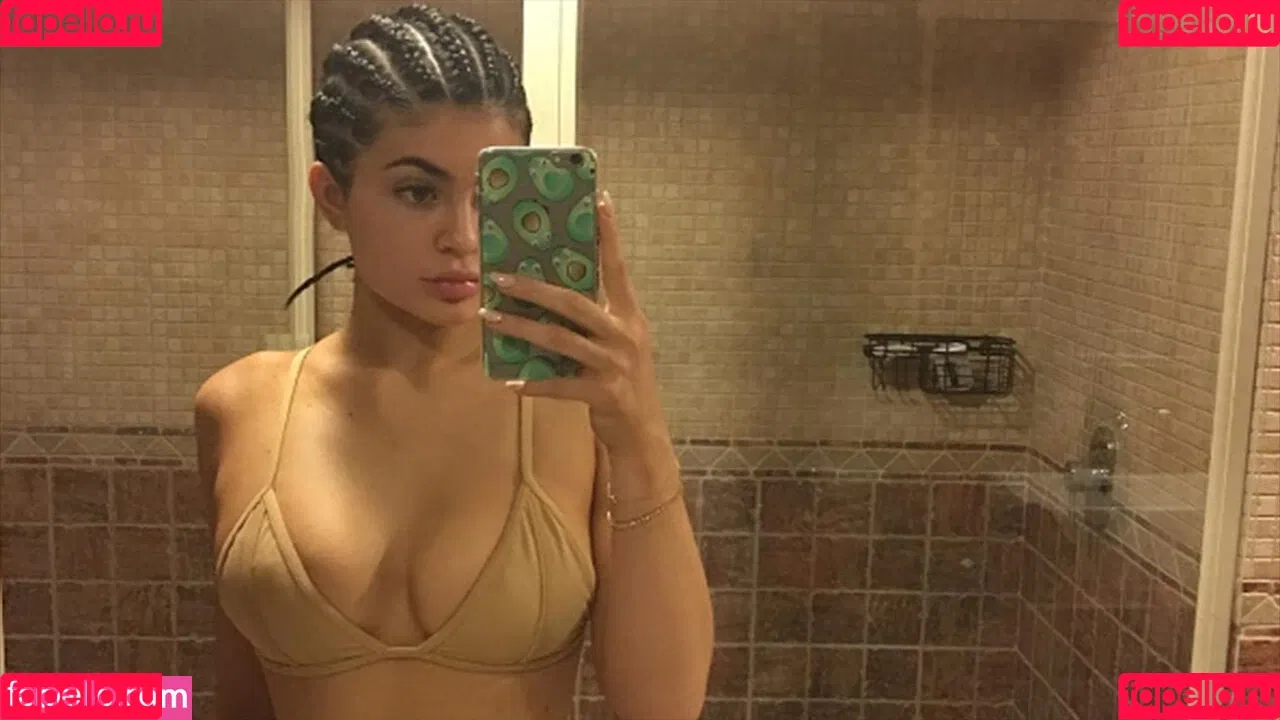 Kylie Jenner / KylieJenner / kyliejenner.2 Onlyfans Photo Gallery 