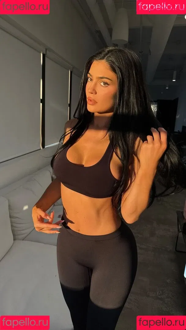 Kylie Jenner / KylieJenner / kyliejenner.2 Onlyfans Photo Gallery 