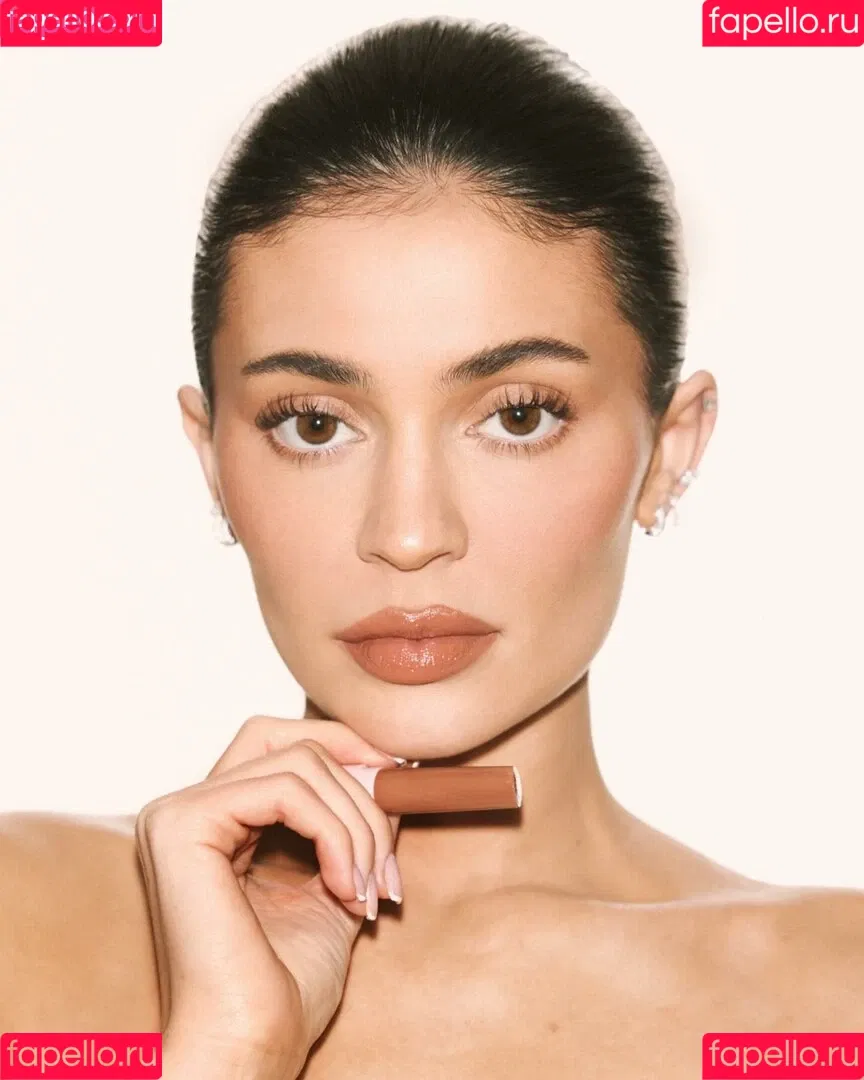 Kylie Jenner / KylieJenner / kyliejenner.2 Onlyfans Photo Gallery 