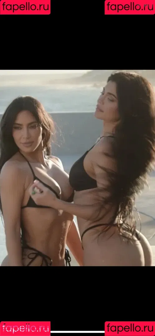 Kylie Jenner / KylieJenner / kyliejenner.2 Onlyfans Photo Gallery 