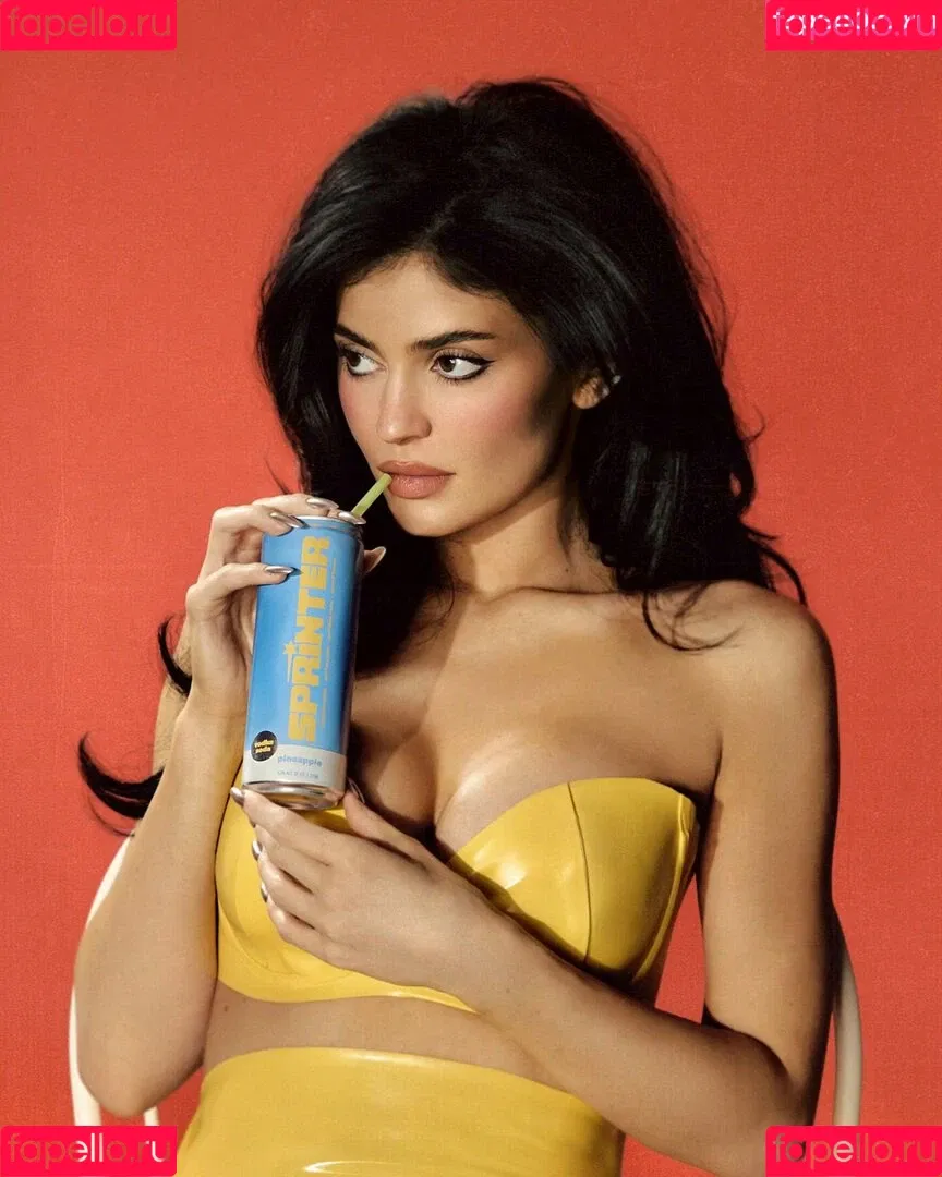 Kylie Jenner / KylieJenner / kyliejenner.2 Onlyfans Photo Gallery 