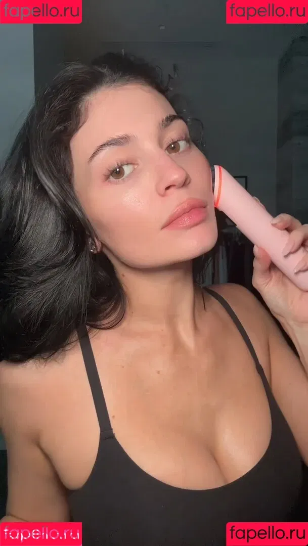 Kylie Jenner / KylieJenner / kyliejenner.2 Onlyfans Photo Gallery 