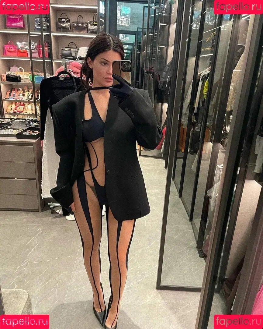 Kylie Jenner / KylieJenner / kyliejenner.2 Onlyfans Photo Gallery 