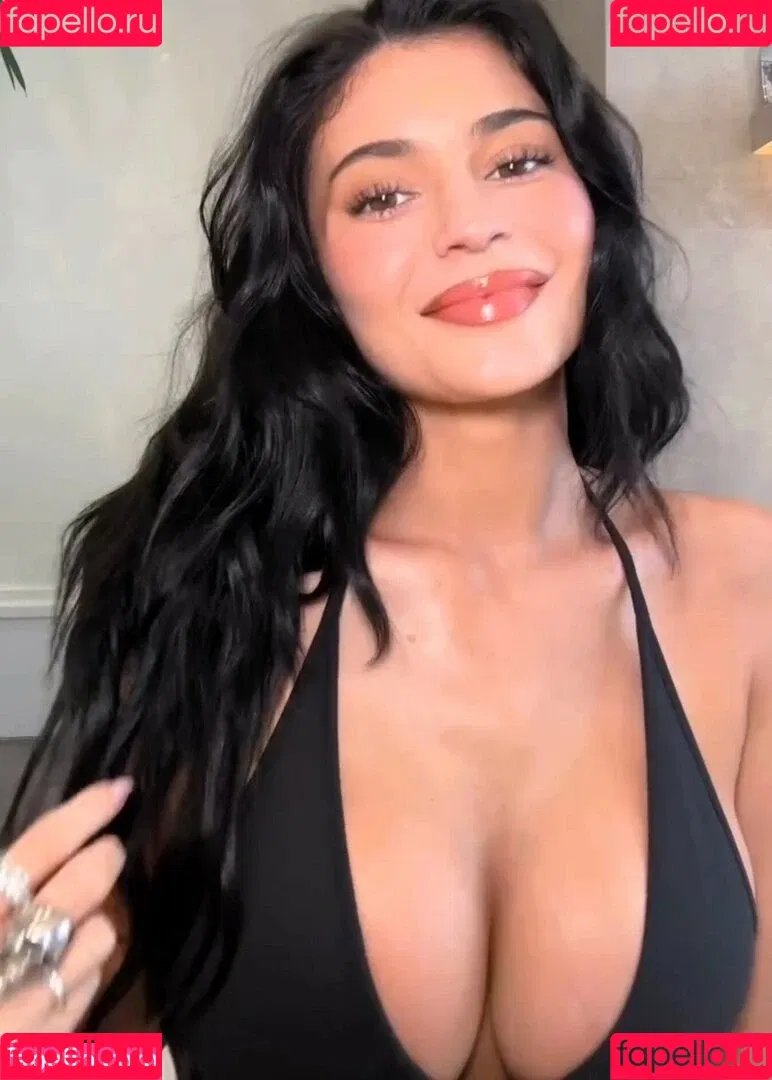 Kylie Jenner / KylieJenner / kyliejenner.2 Onlyfans Photo Gallery 