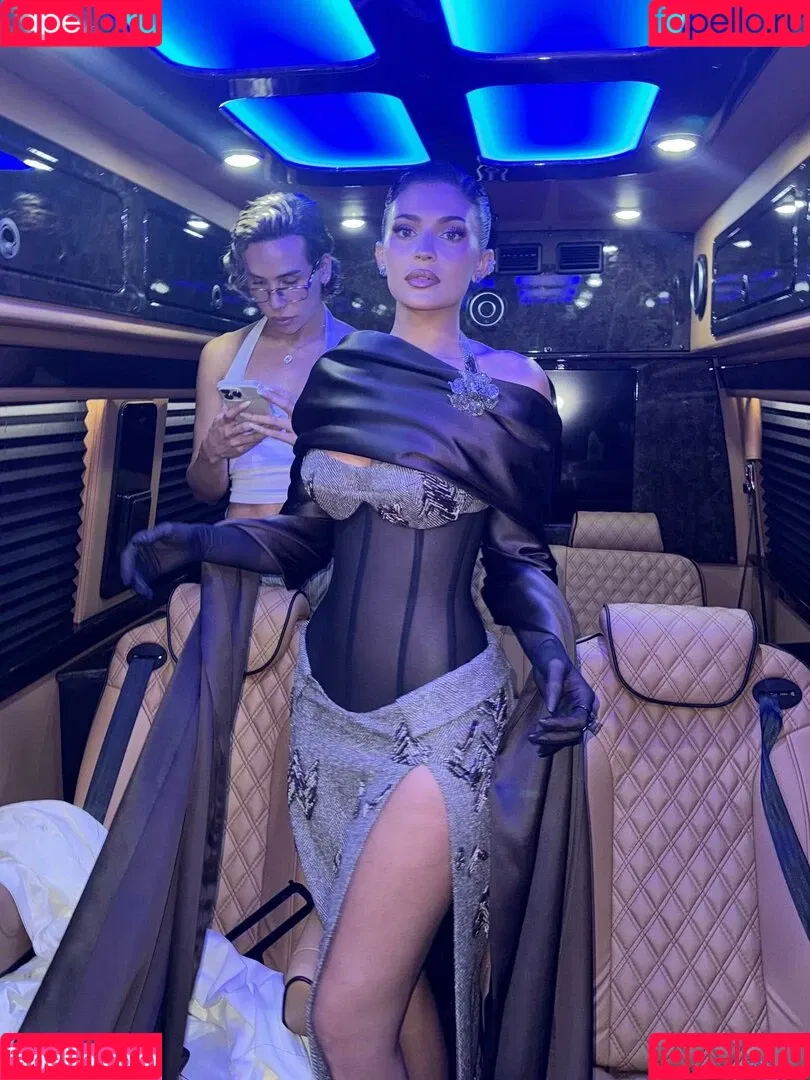 Kylie Jenner / KylieJenner / kyliejenner.2 Onlyfans Photo Gallery 