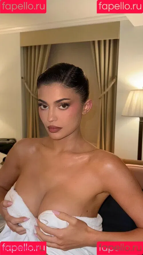 Kylie Jenner / KylieJenner / kyliejenner.2 Onlyfans Photo Gallery 