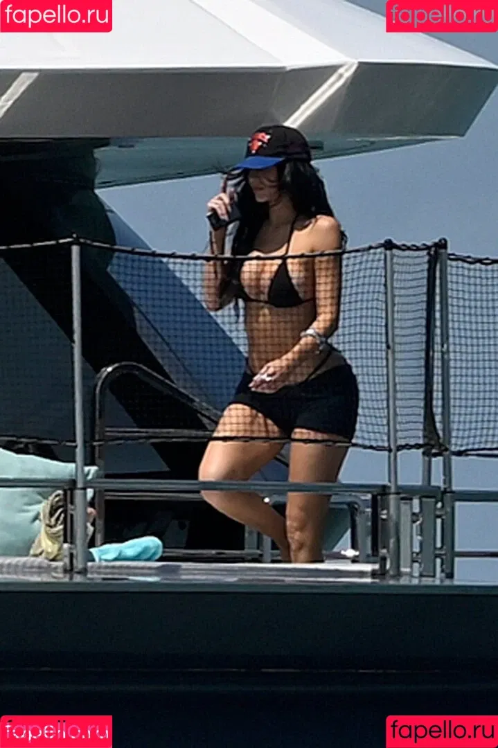 Kylie Jenner / KylieJenner / kyliejenner.2 Onlyfans Photo Gallery 