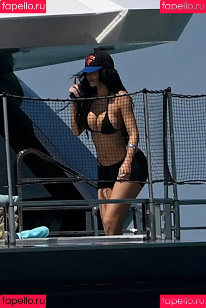 Kylie Jenner / KylieJenner / kyliejenner.2 Onlyfans Photo Gallery 