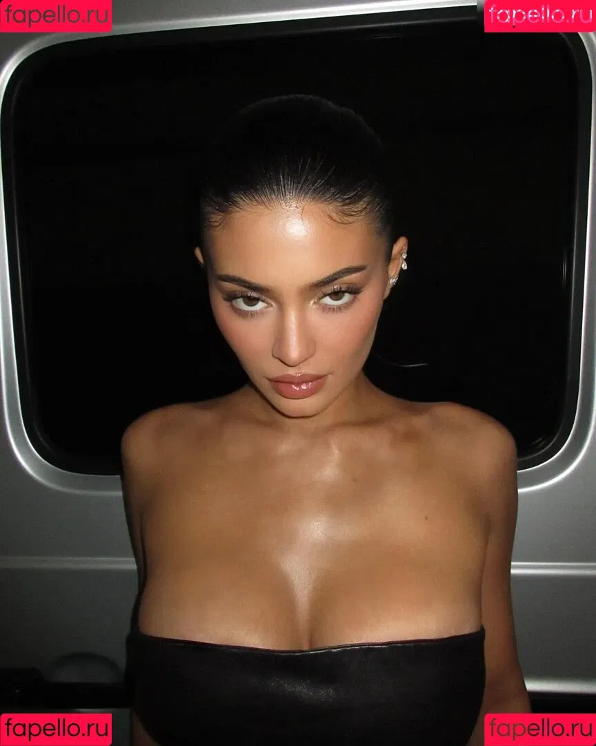 Kylie Jenner / KylieJenner / kyliejenner.2 Onlyfans Photo Gallery 