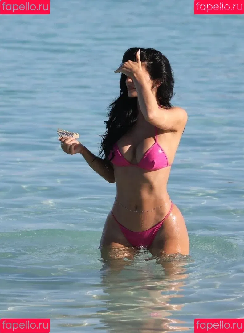 Kylie Jenner / KylieJenner / kyliejenner.2 Onlyfans Photo Gallery 