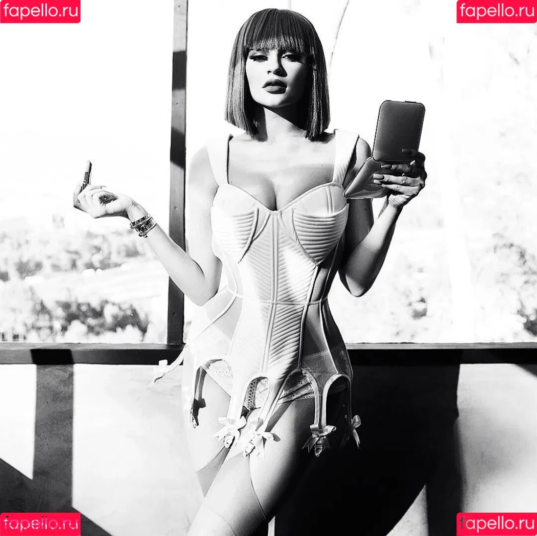 Kylie Jenner / KylieJenner / kyliejenner.2 Onlyfans Photo Gallery 