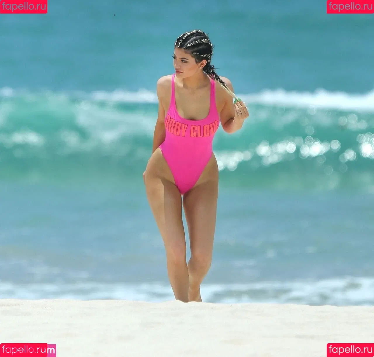 Kylie Jenner / KylieJenner / kyliejenner.2 Onlyfans Photo Gallery 