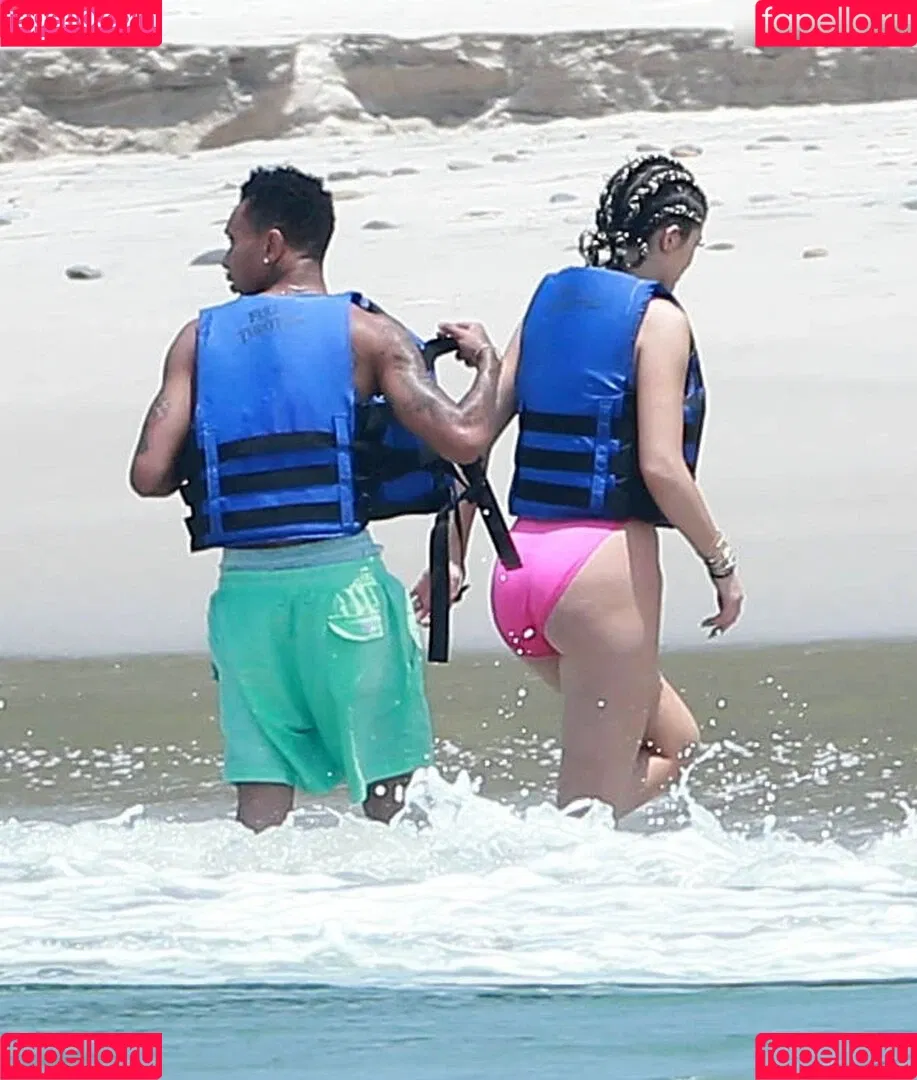 Kylie Jenner / KylieJenner / kyliejenner.2 Onlyfans Photo Gallery 