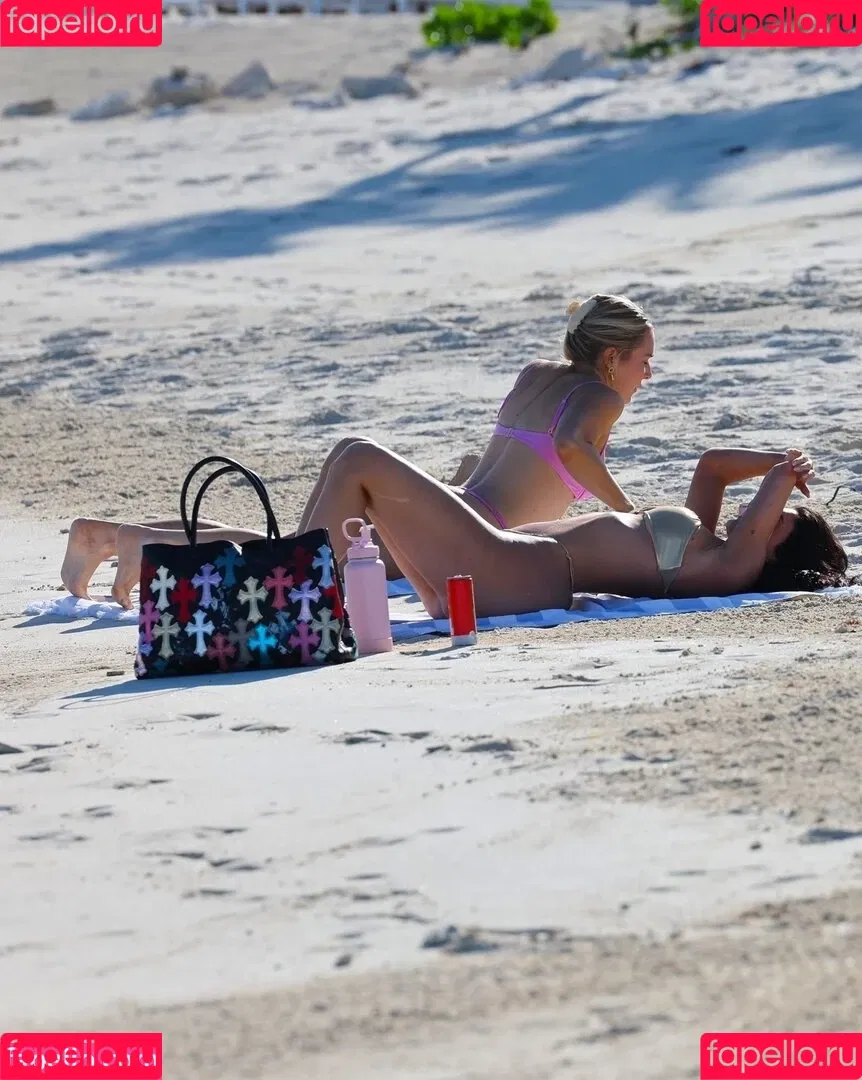 Kylie Jenner / KylieJenner / kyliejenner.2 Onlyfans Photo Gallery 